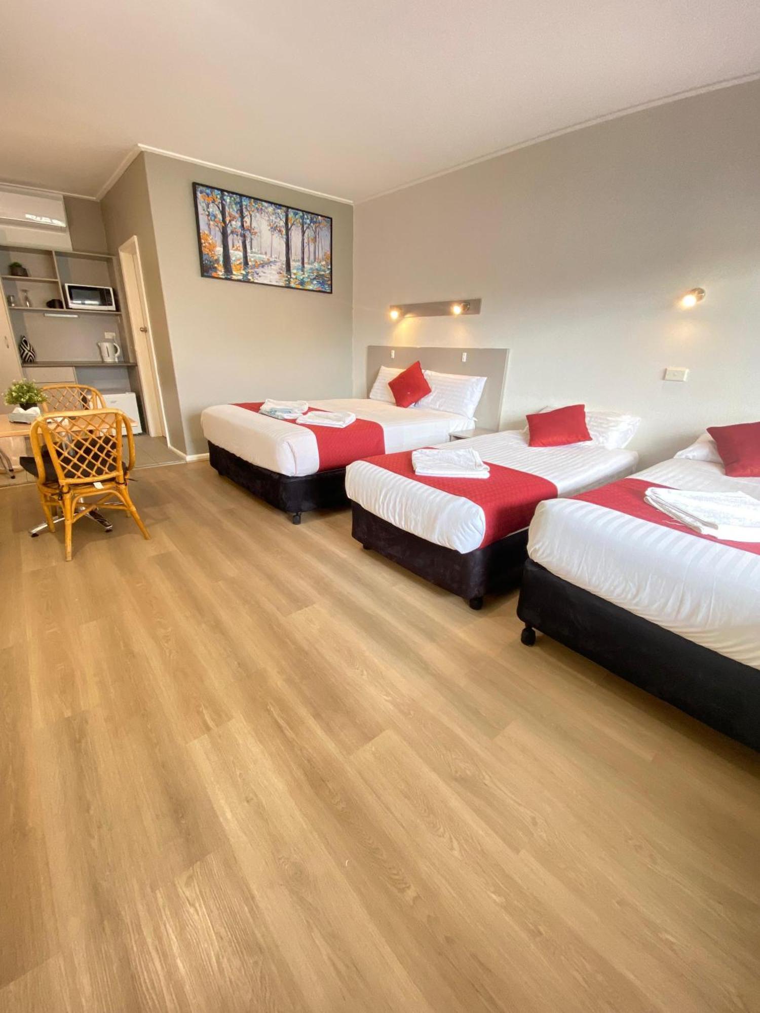 Cobb Inlander Motel Hay Exteriér fotografie