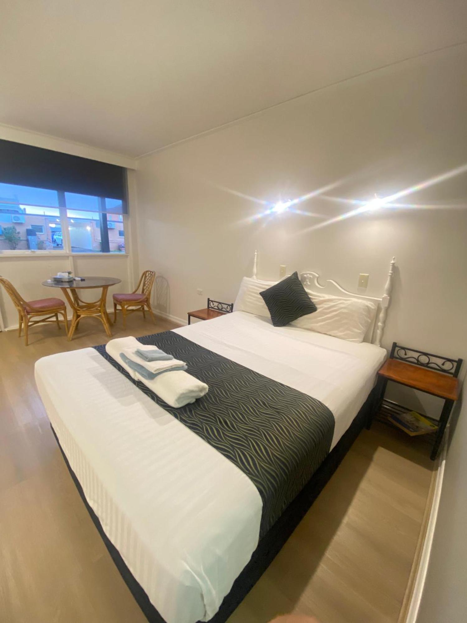 Cobb Inlander Motel Hay Exteriér fotografie